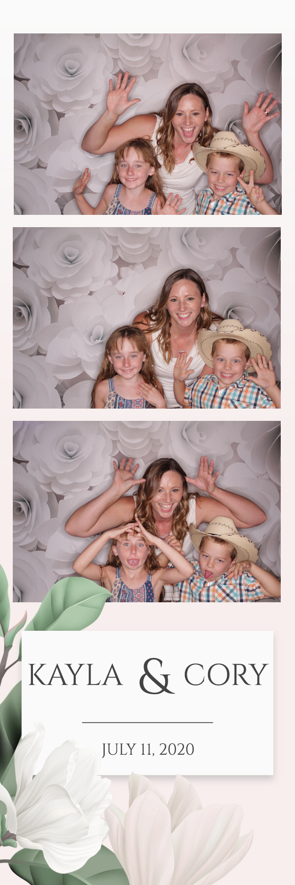 Kayla and Cory Wedding | View more photos from the event at gallery.photoboothbillings.com/u/PhotoBoothBillings/Kayla-and-Cory-Wedding
